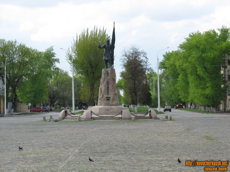 Памятник Ермаку