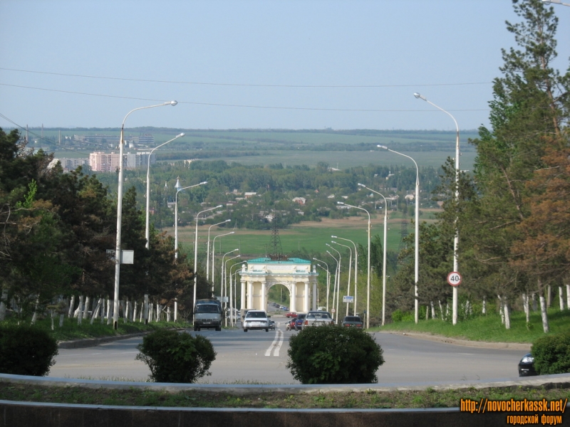 Спуск Герцена. Триумфальная арка. Вид с площади Троицкой