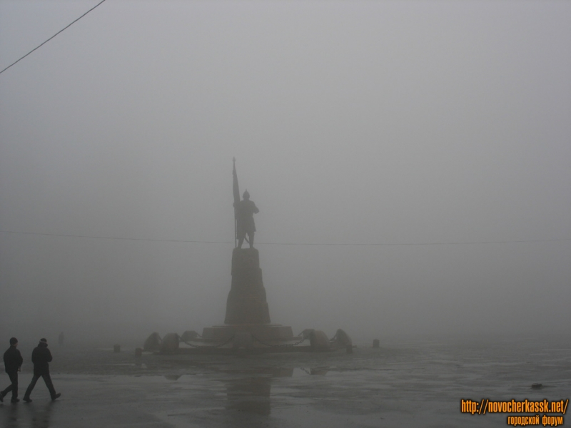 Памятник Ермаку в тумане