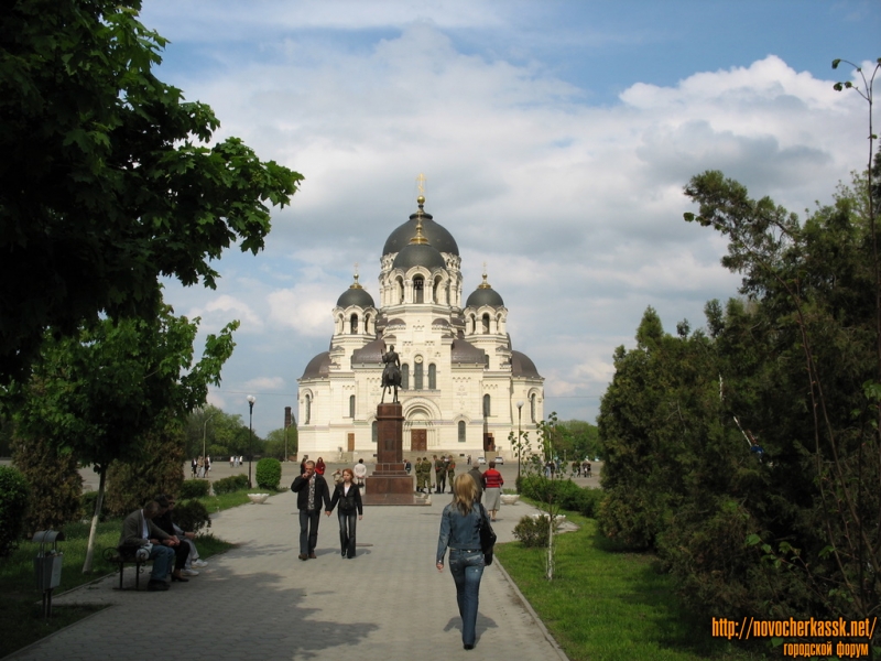 Собор и памятник основателю города М.И. Платову