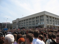 9 мая, парад на Платовском проспекте. Здание администрации города