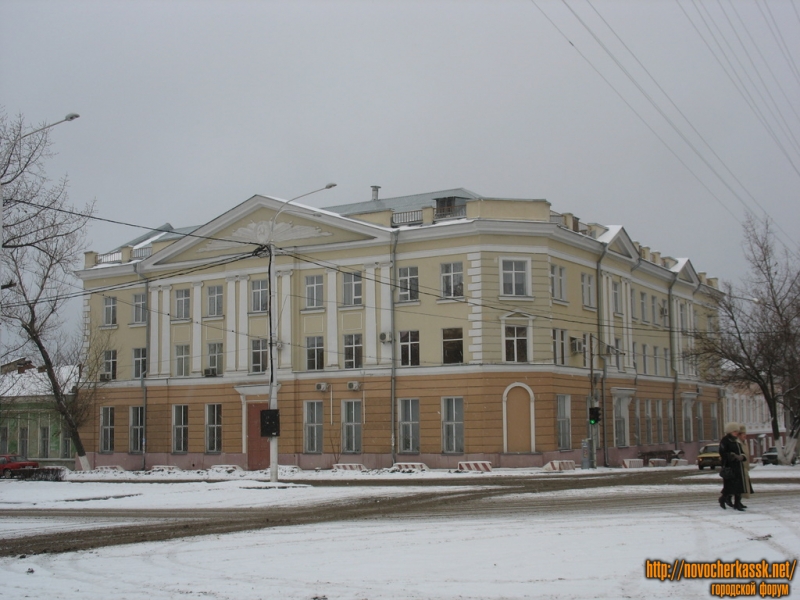 Военный госпиталь, угол Платовского и Пушкинской