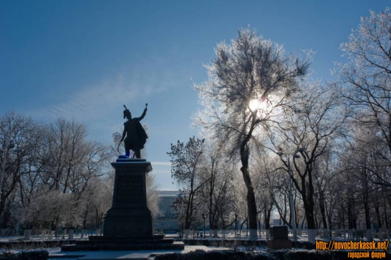 Памятник Атаману Платову и сквер перед Атаманским дворцом, Платовский проспект