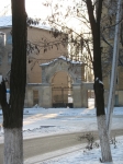 Перекресток Орджоникидзе и Просвещения, ворота во двор студентческой поликлиники
