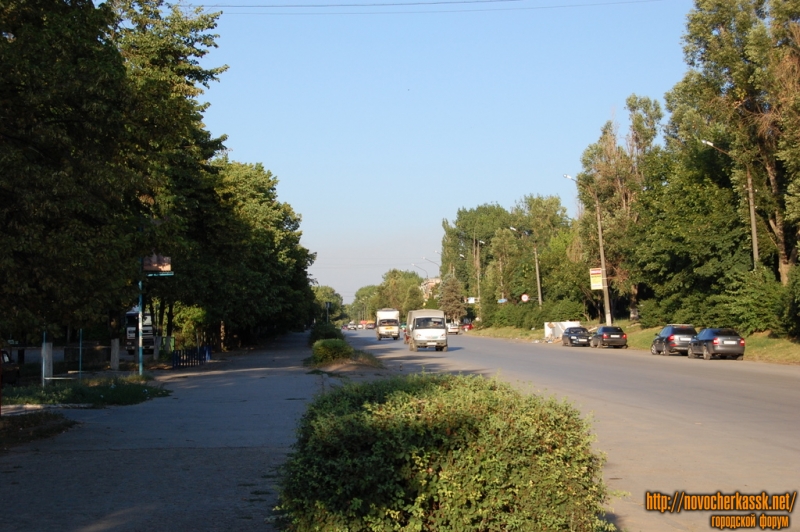 Вид вдоль ул. Буденновской в сторону центра