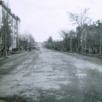 Ул. Московская. На ближнем плане - пересечение с Просвещения. 1950-е года.