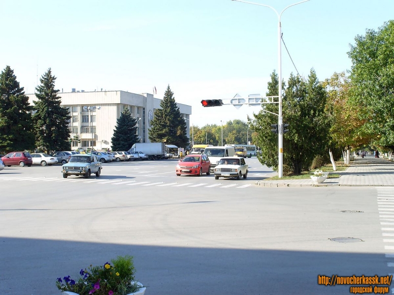 Платовский. Вид на Администрацию. Сентябрь 2009.