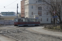 Трамвай на перекрестке Троицкой и Г. Петровой