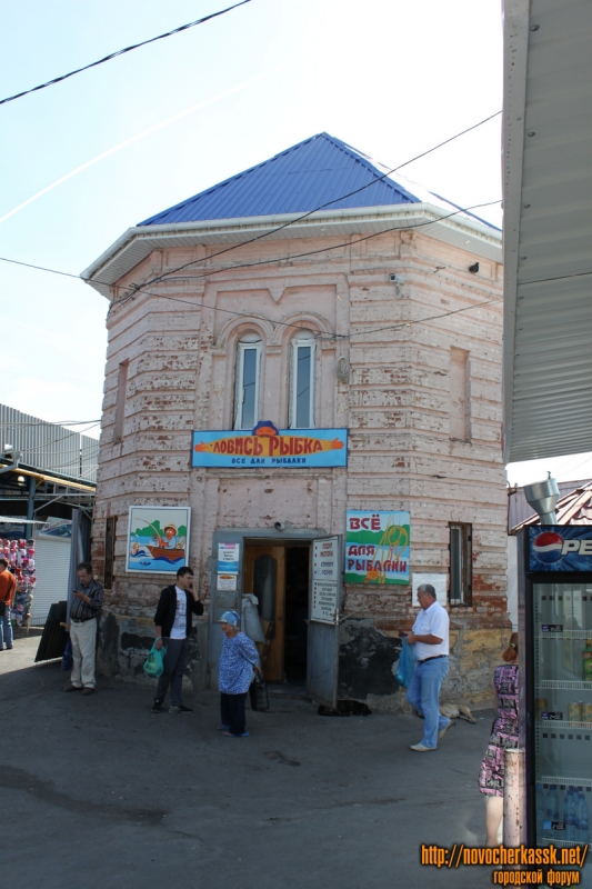 Павильон на территории Азовского рынка