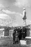 Памятник Серго Орджоникидзе в НПИ