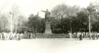 Памятник Ленину на Платовском проспекте