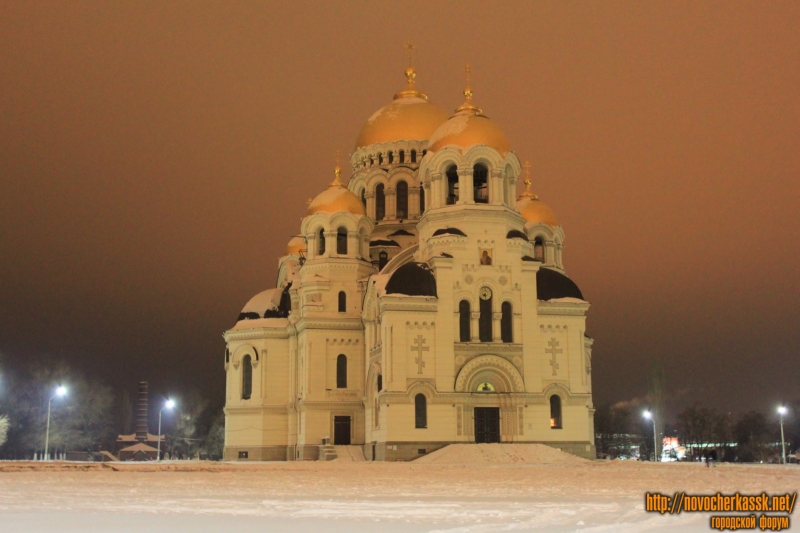 Собор в Новочеркасске зимой ночью (2014)