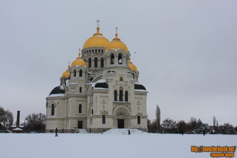 Собор зимой