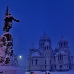 Собор и памятник Ермаку зимой