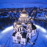 Собор в Новочеркасске вечером с воздуха