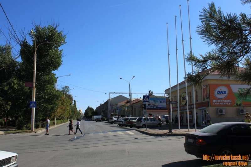 Проспект Платовский. Вид от улицы Орджоникидзе в сторону центра