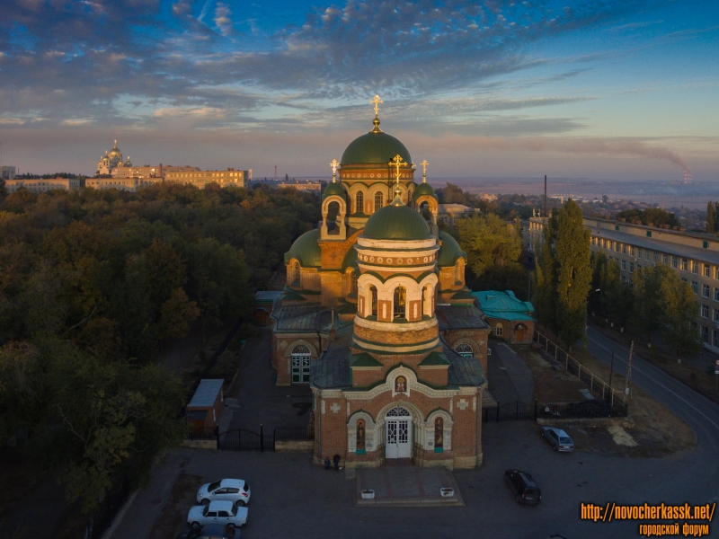 Храм Александра Невского на закате