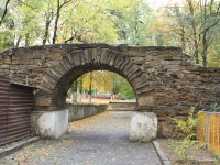 Арка в Александровском парке