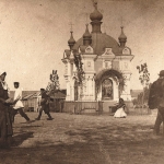 Часовня у Азовского рынка, юго-западный угол при пересечении проспекта Платовского и ул. Базарной (Б.Хмельницкого)
