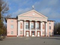 В дискозале Дома Культуры микрорайона Октябрьский прошел концерт, организованный воскресной школой храма преподобного Сергия Радонежского и вокальной студией «Орфей»
