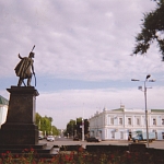 Вид на Московскую и Проспект Платовский из сквера