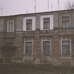 Фрунзе, 2 и угол Платовского проспекта. Здание бывшей церковно-приходской школы