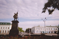 Вид на Московскую и Проспект Платовский из сквера