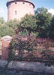 Октябрьский. Бывшая водонапорная башня на въезде в город