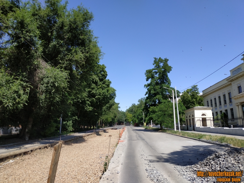 Затянувшаяся замена трамвайных рельс на улице Богдана Хмельницкого