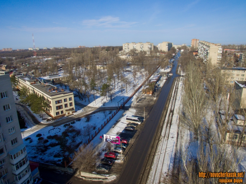 Улица Первомайская в сторону пр. Баклановского и детская поликлиника