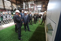 Губернатор совместно с представителями правительства Ростовской области и главой администрации города Игорем Зюзиным посетил несколько предприятий Новочеркасска
