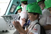 Новочеркасский электровозостроительный завод принял необычных гостей – воспитанников Ростовской детской железной дороги
