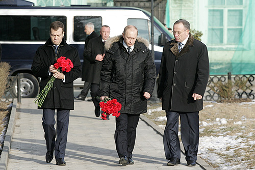 Vladimir_Putin_1_February_2008-6.jpg