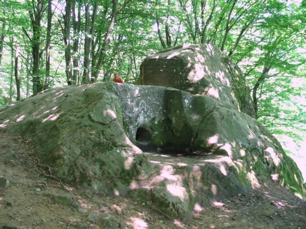 dolmen3.jpg