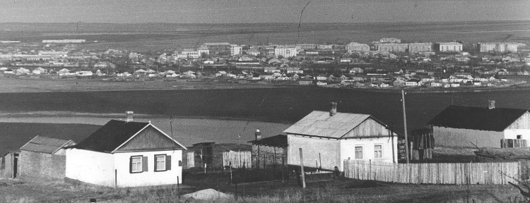 Фото. Вид на Промышленную часть г. Новочеркасск со стороны спуска ИМ. Герцена. Новочеркасск. 1961.jpg