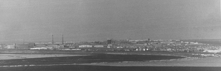 Фото. Вид на Промышленную часть г. Новочеркасск со стороны спуска ИМ. Герцена. Новочеркасск 1961 гд..jpg