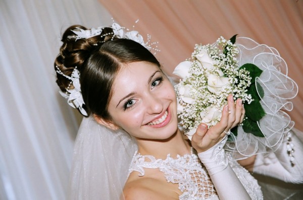 Поля  с букетом.jpg сж.jpg