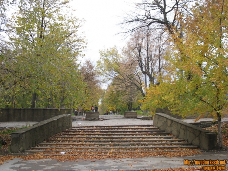 Новочеркасск: Аллея Александровского парка