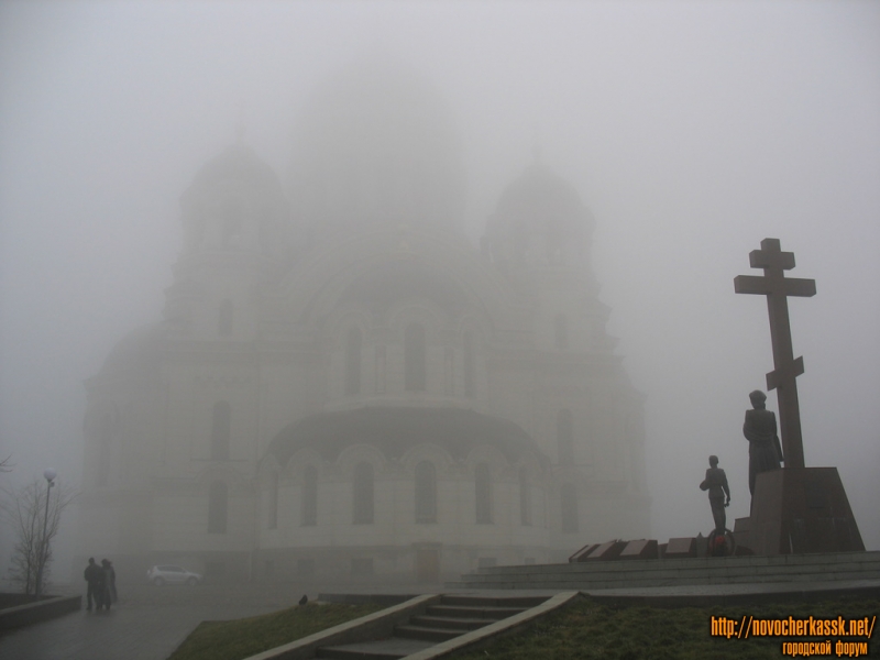 Новочеркасск: Памятник Согласия и примирения, собор