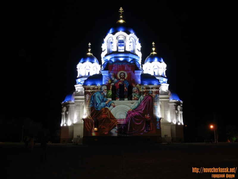 Новочеркасск: Проекции церковных картин на Собор