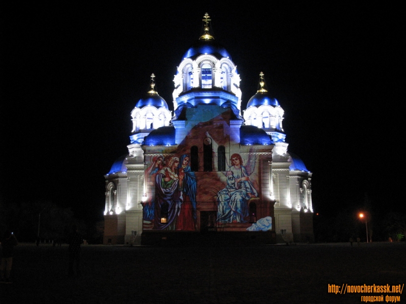 Новочеркасск: Проекции церковных картин на Собор