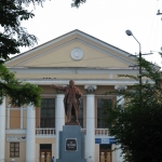 Памятник Ленину на Октябрьском