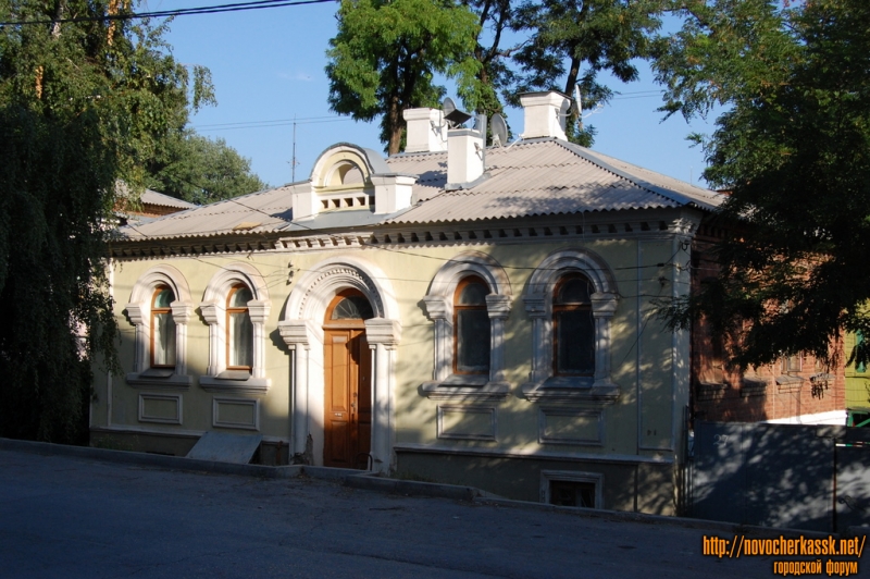 Новочеркасск: Красноармейская, 27