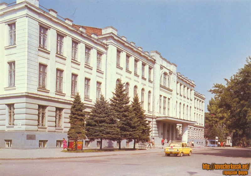 Новочеркасск: Театр имени Комиссаржевской, Атаманская улица
