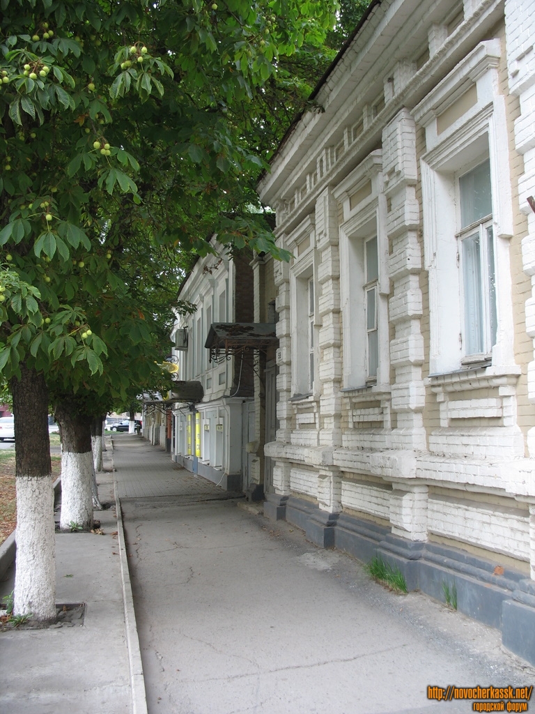 Новочеркасск: Каштаны вдоль Московской улицы