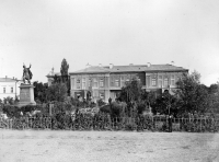 Платовский проспект, памятник Платову и Атаманский дворец