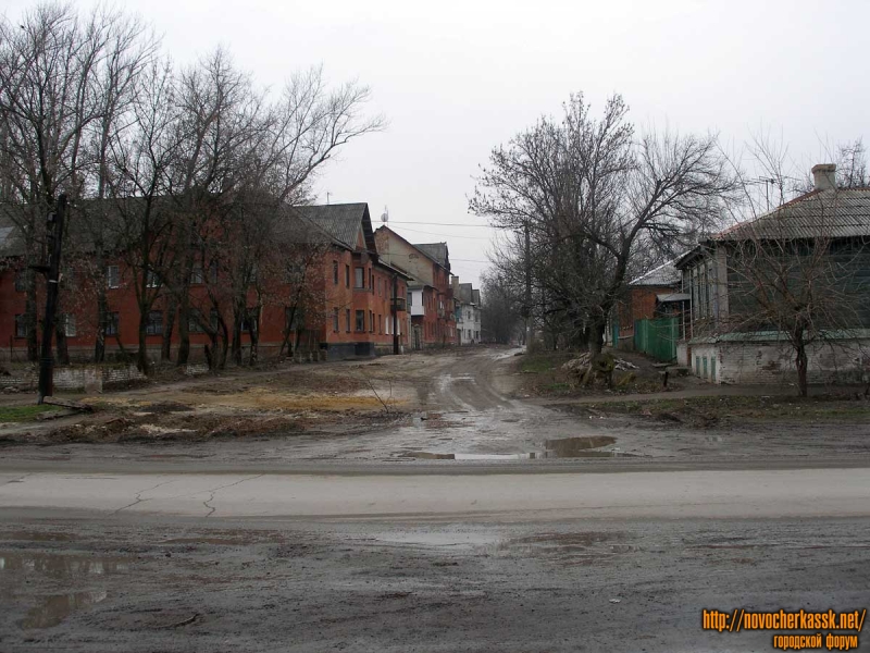 Новочеркасск: Перекресток Школьной и Фрунзе. Вид от Пивзавода   