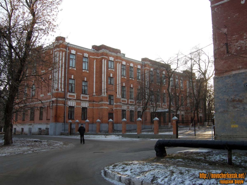 Новочеркасск: НГМА, Платовский проспект