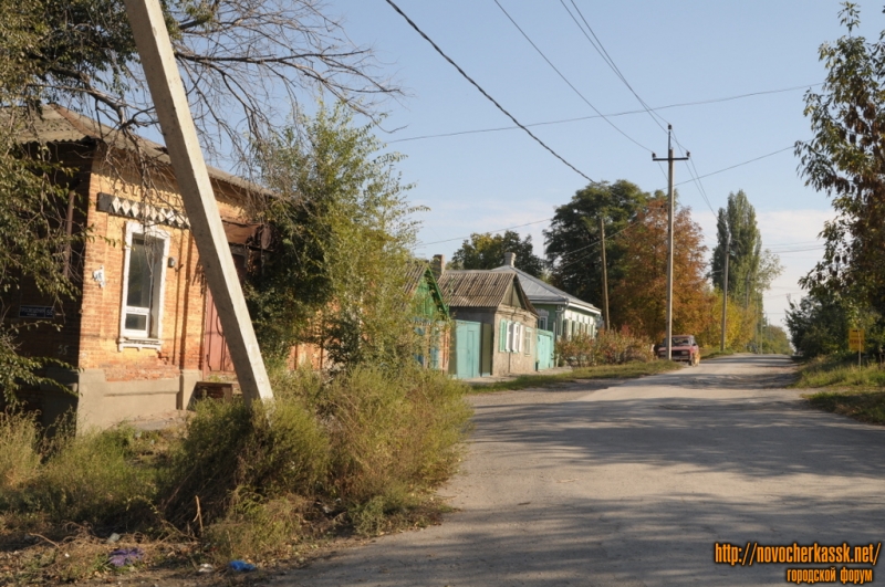 Новочеркасск: Грекова, вид от Просвещения в сторону Маяковского