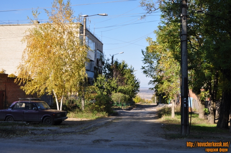 Новочеркасск: Переулок Западный. Вид с ул. Буденновской
